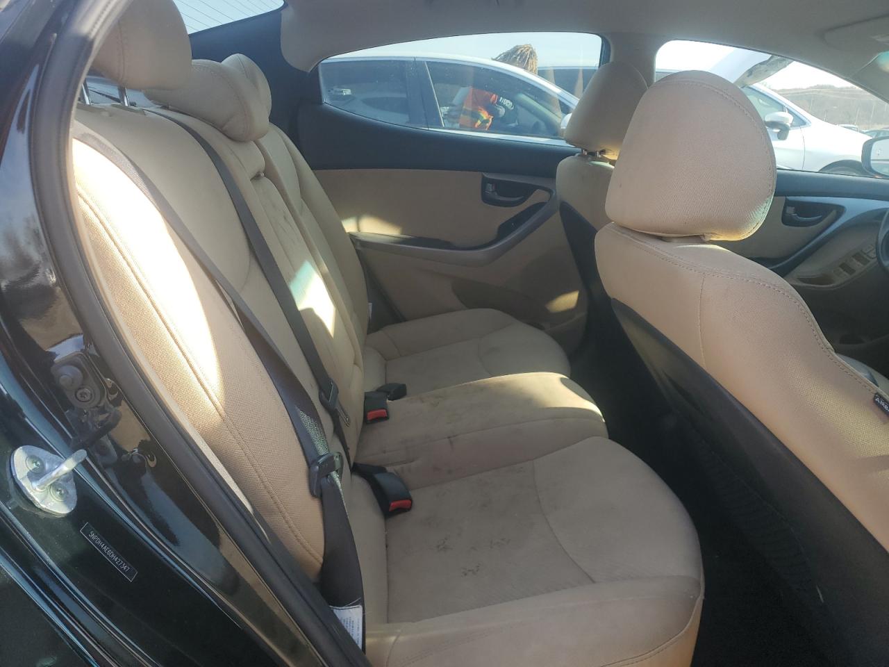 2013 Hyundai Elantra - Image 10