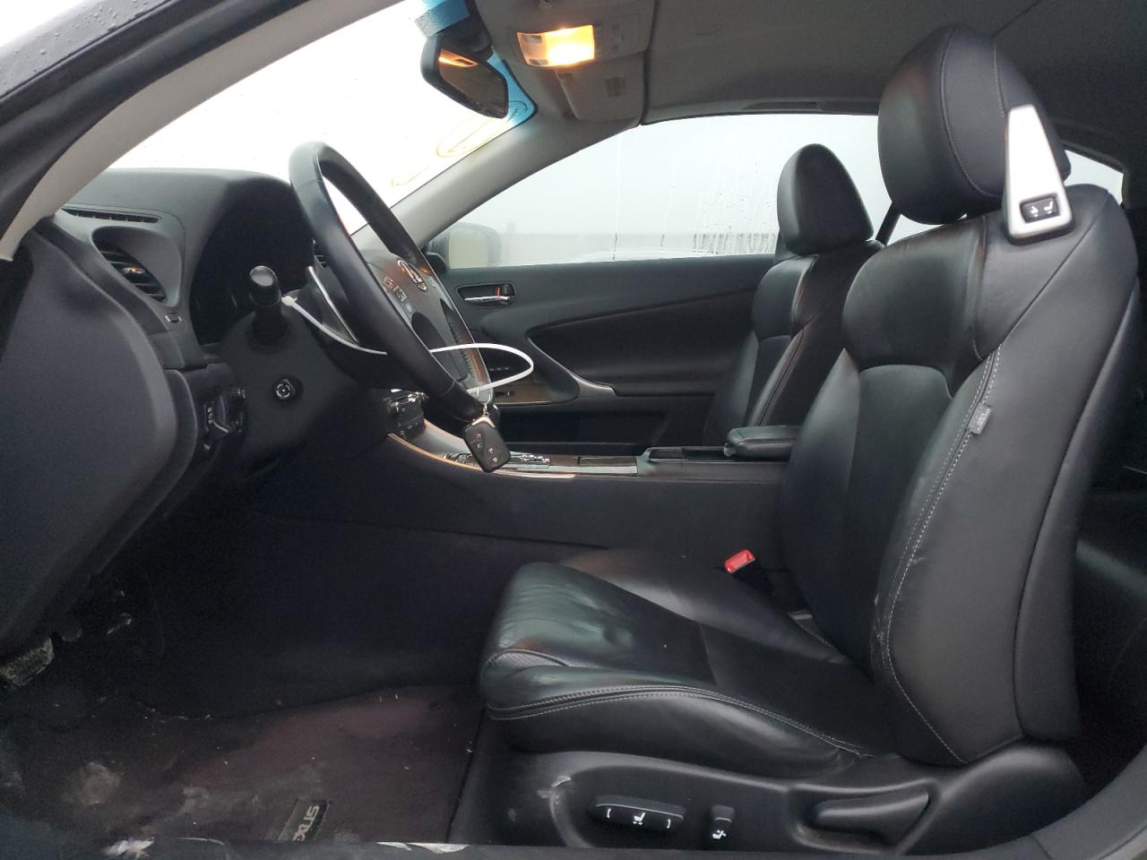 2010 Lexus IS - Image 7