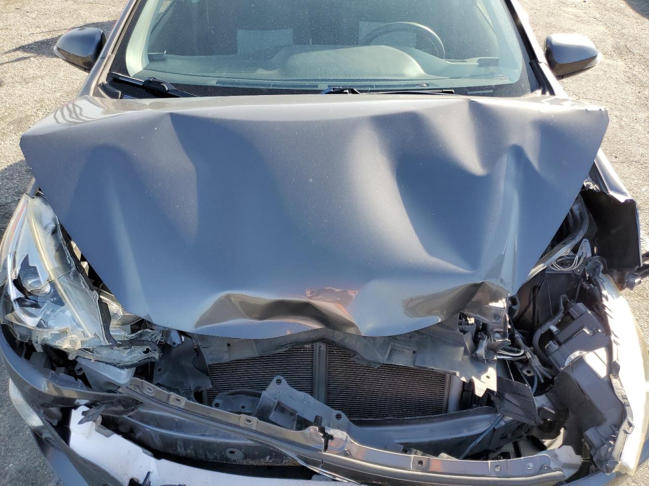 2015 Toyota Prius - Image 13