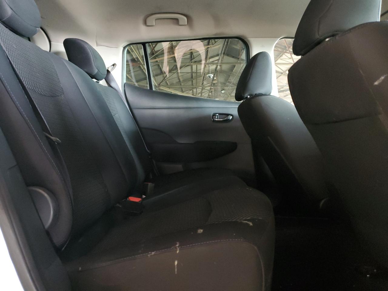 2015 Nissan Leaf - Image 10