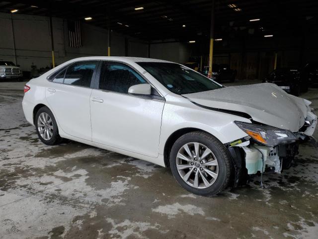  TOYOTA CAMRY 2015 Biały