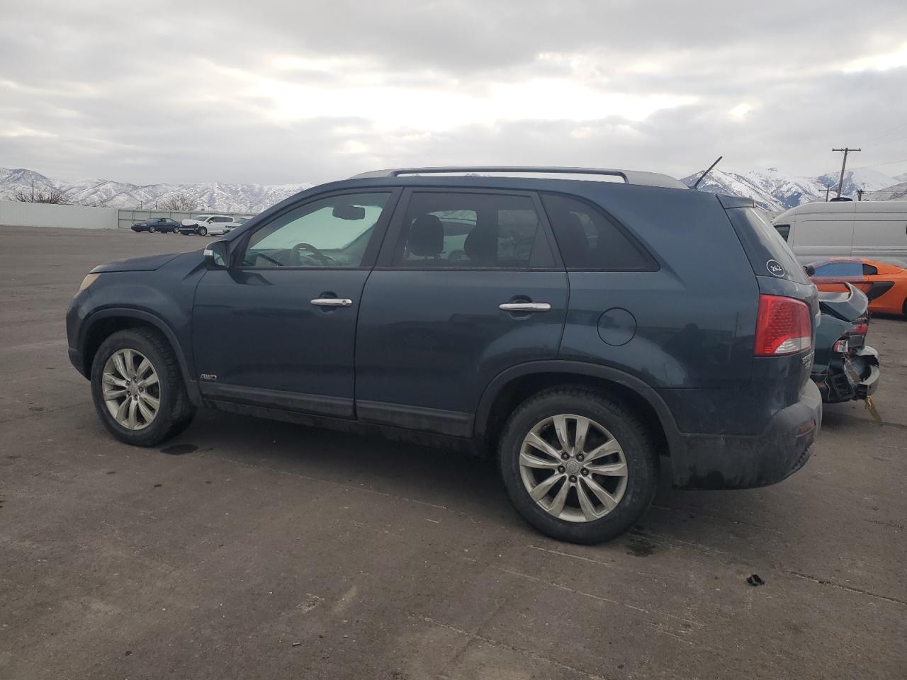 2011 Kia Sorento - Image 2