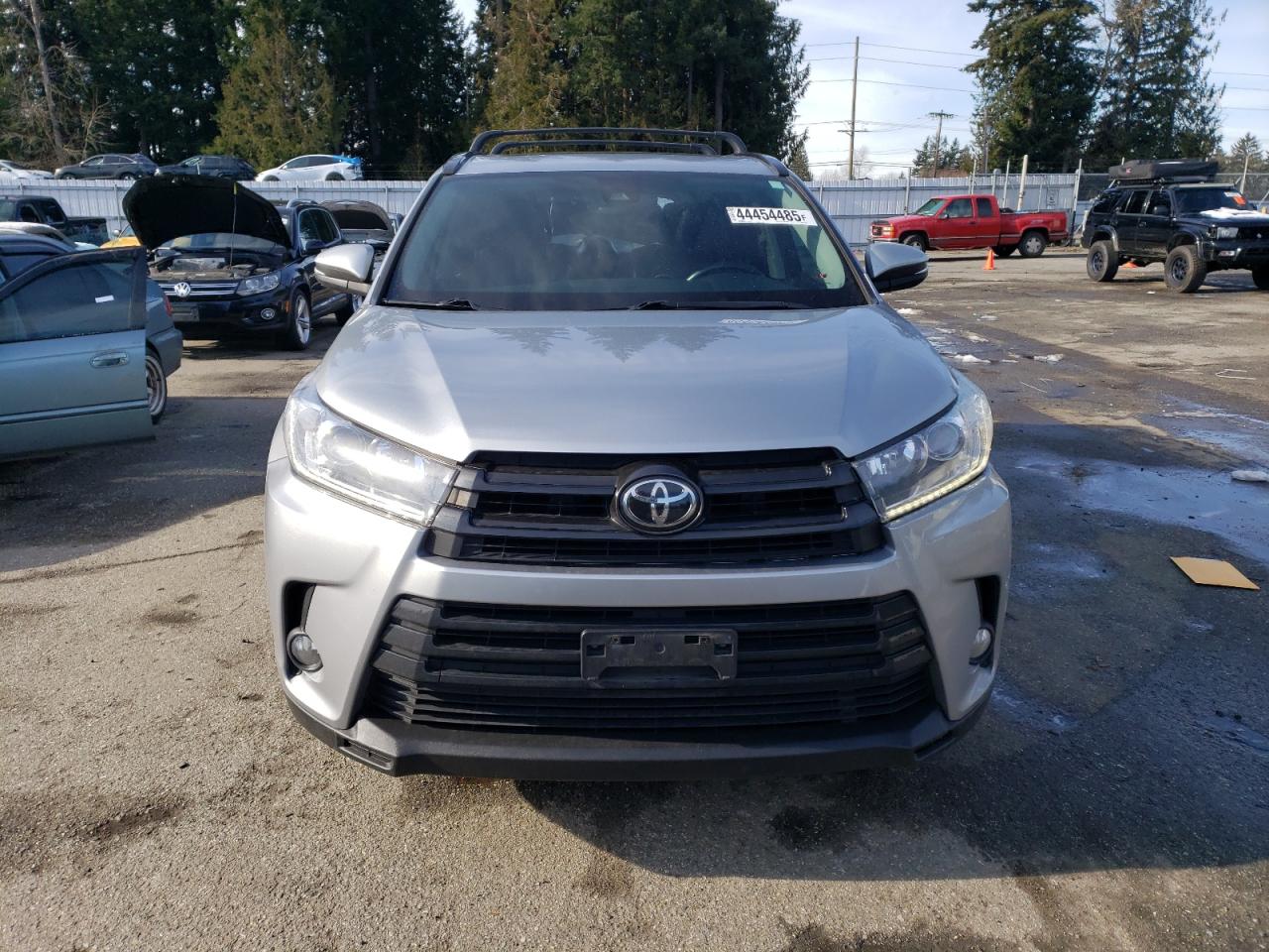 2017 Toyota Highlander - Image 5