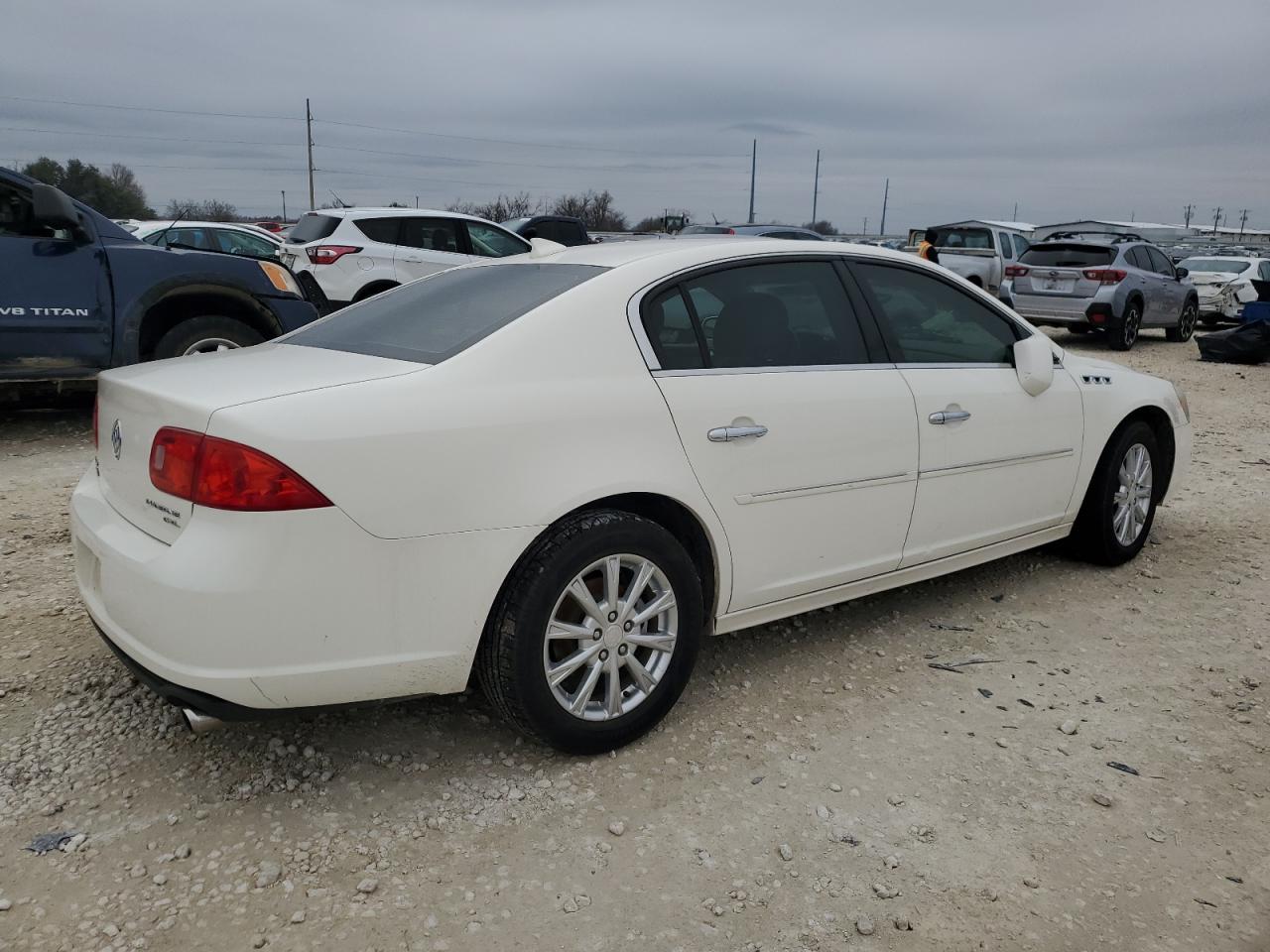 2010 Buick Lucerne - Image 3