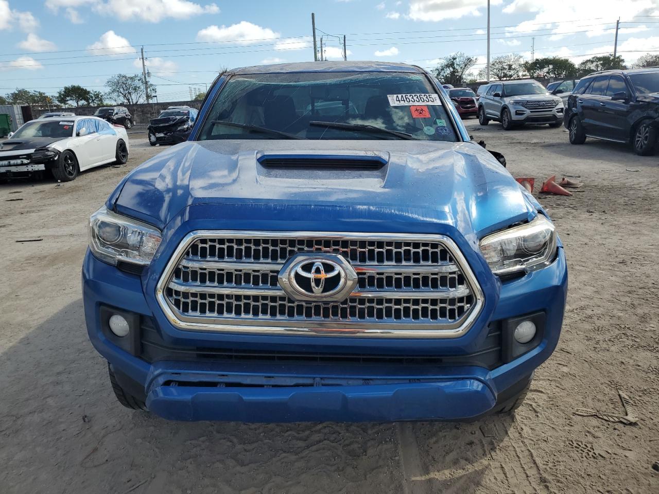 2016 Toyota Tacoma - Image 5