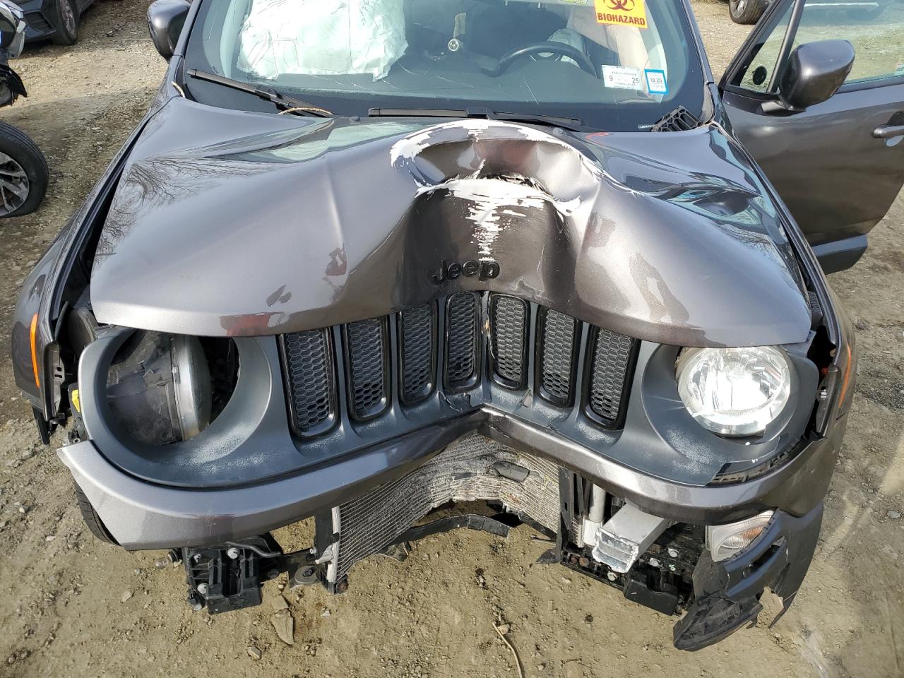 2018 Jeep Renegade - Image 12