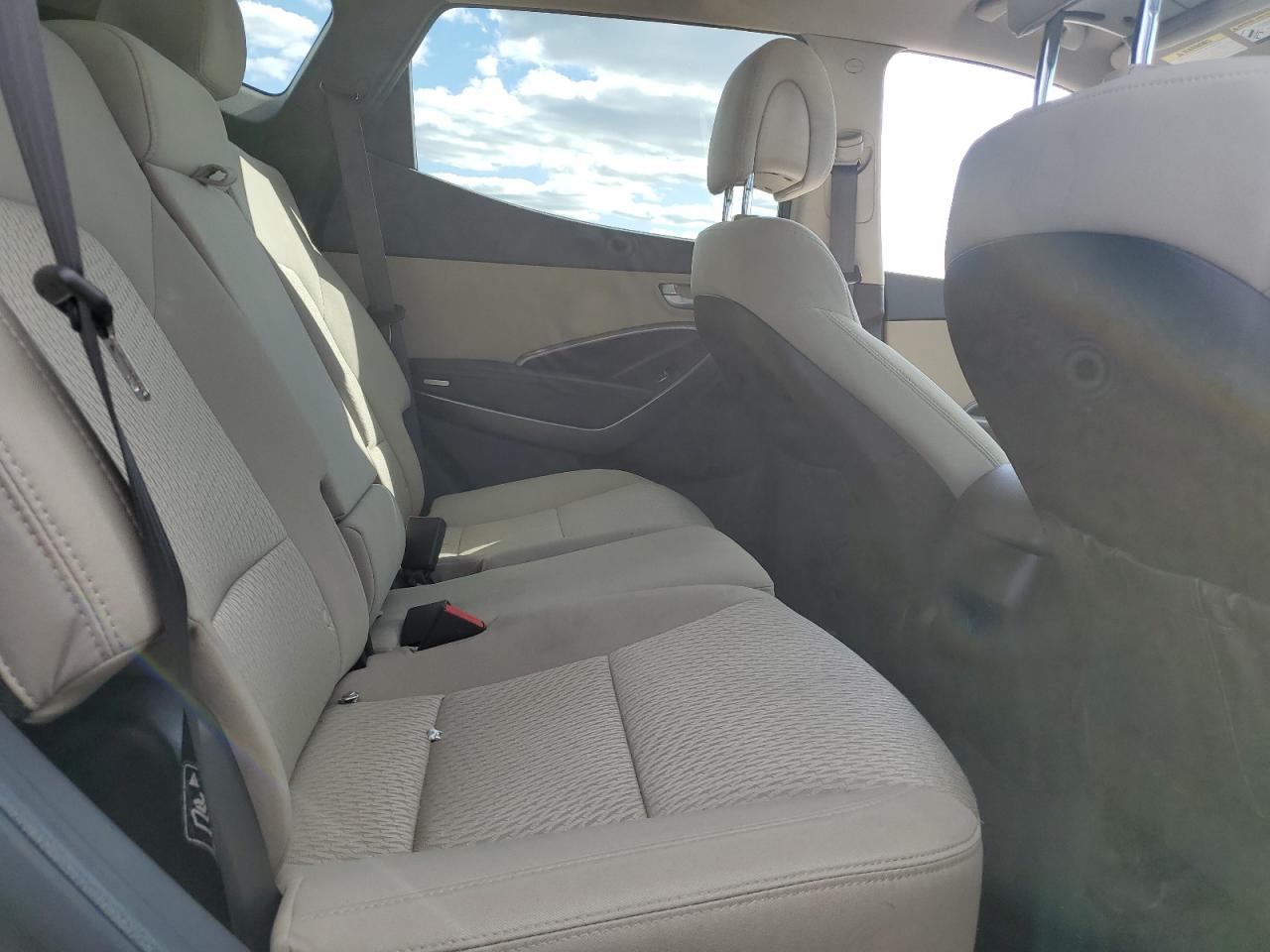 2014 Hyundai Santa Fe - Image 11