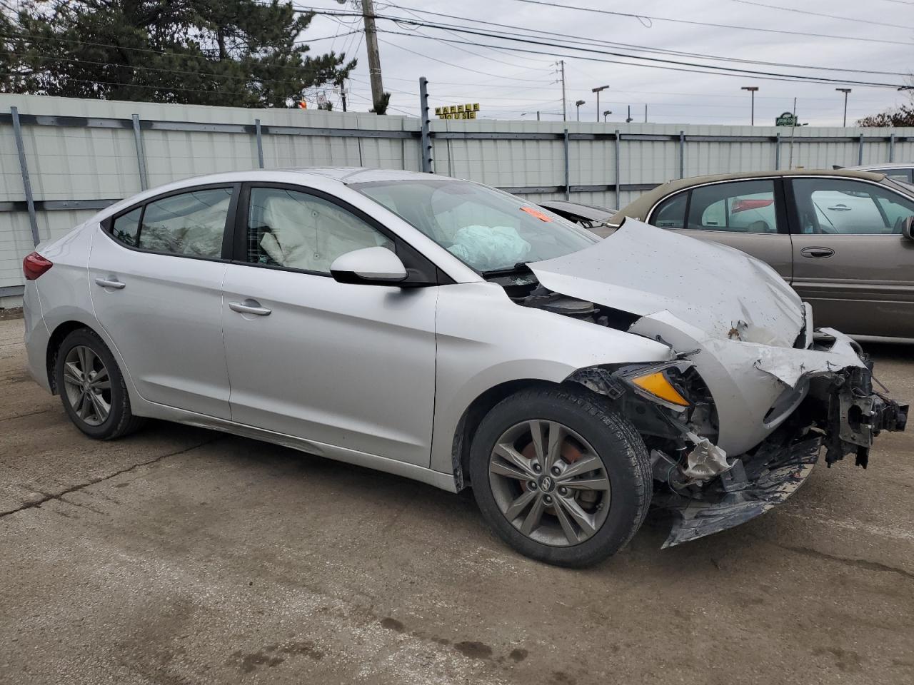 2018 Hyundai Elantra - Image 4