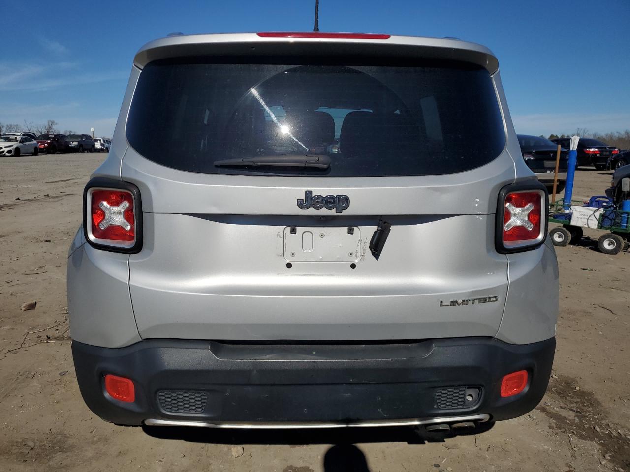 2016 Jeep Renegade - Image 6