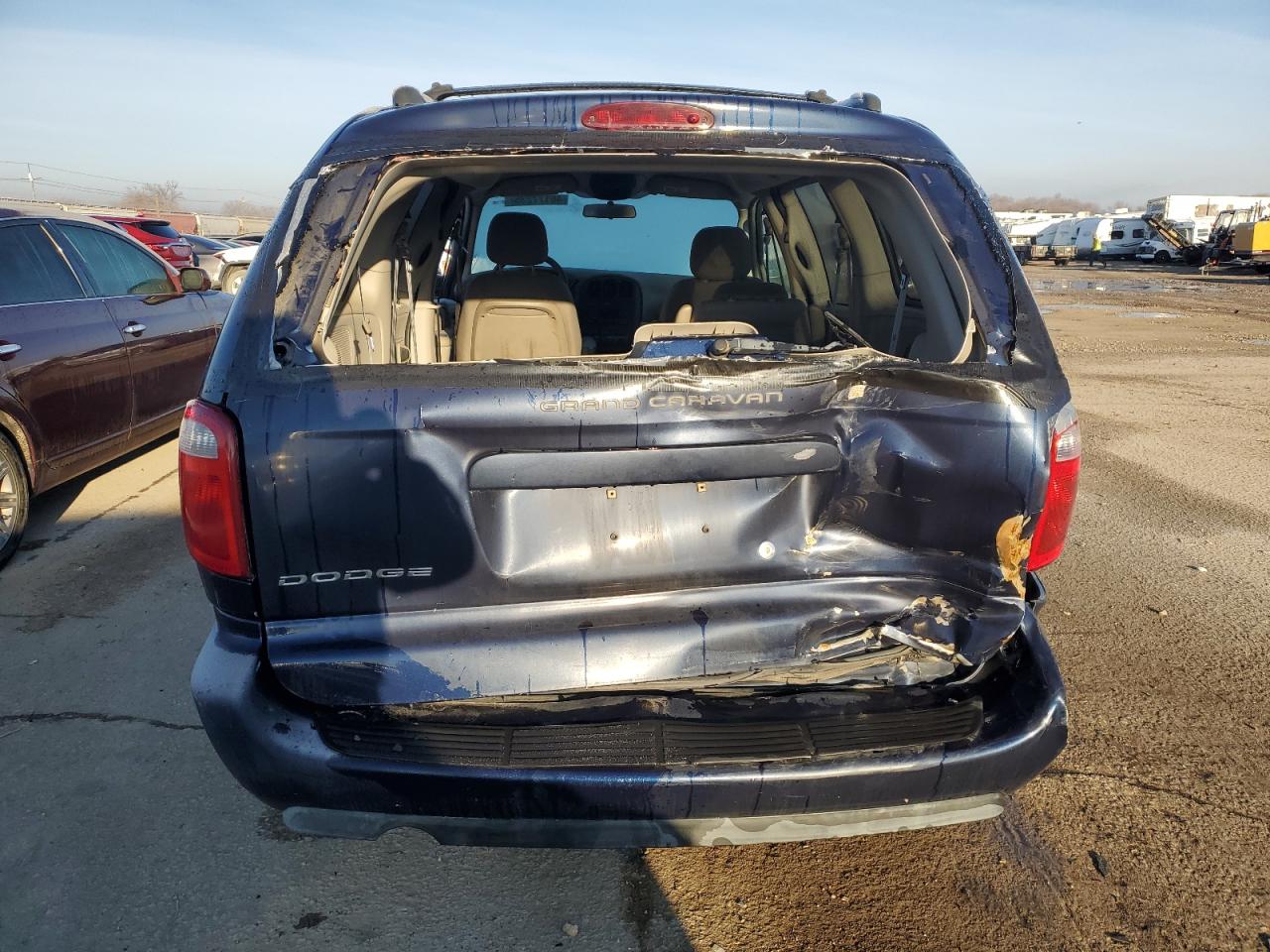 2005 Dodge Caravan - Image 6