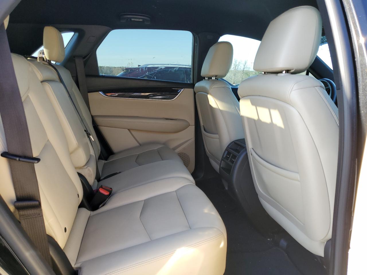 2017 Cadillac XT5 - Image 11