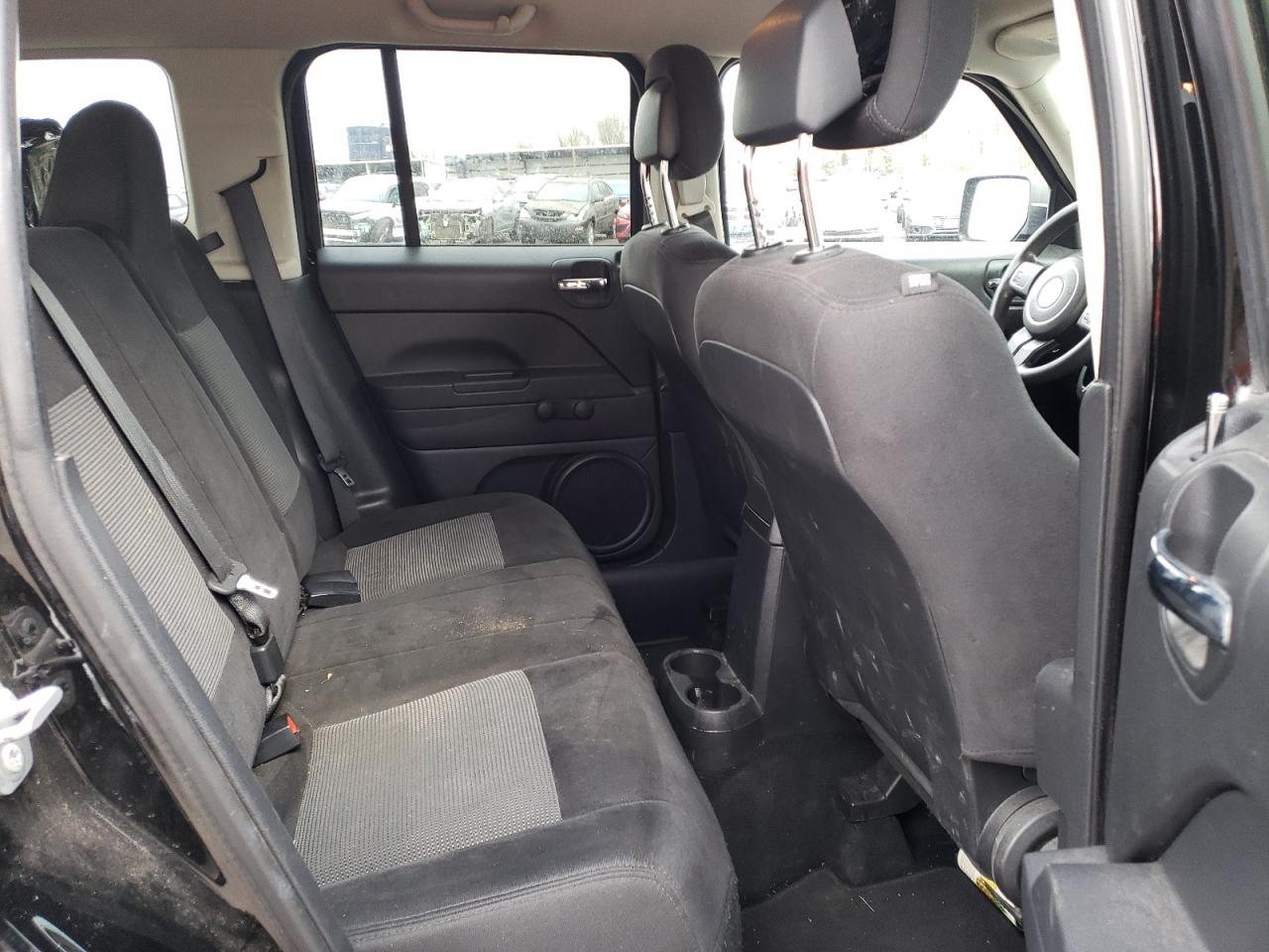 2016 Jeep Liberty (Patriot) - Image 11