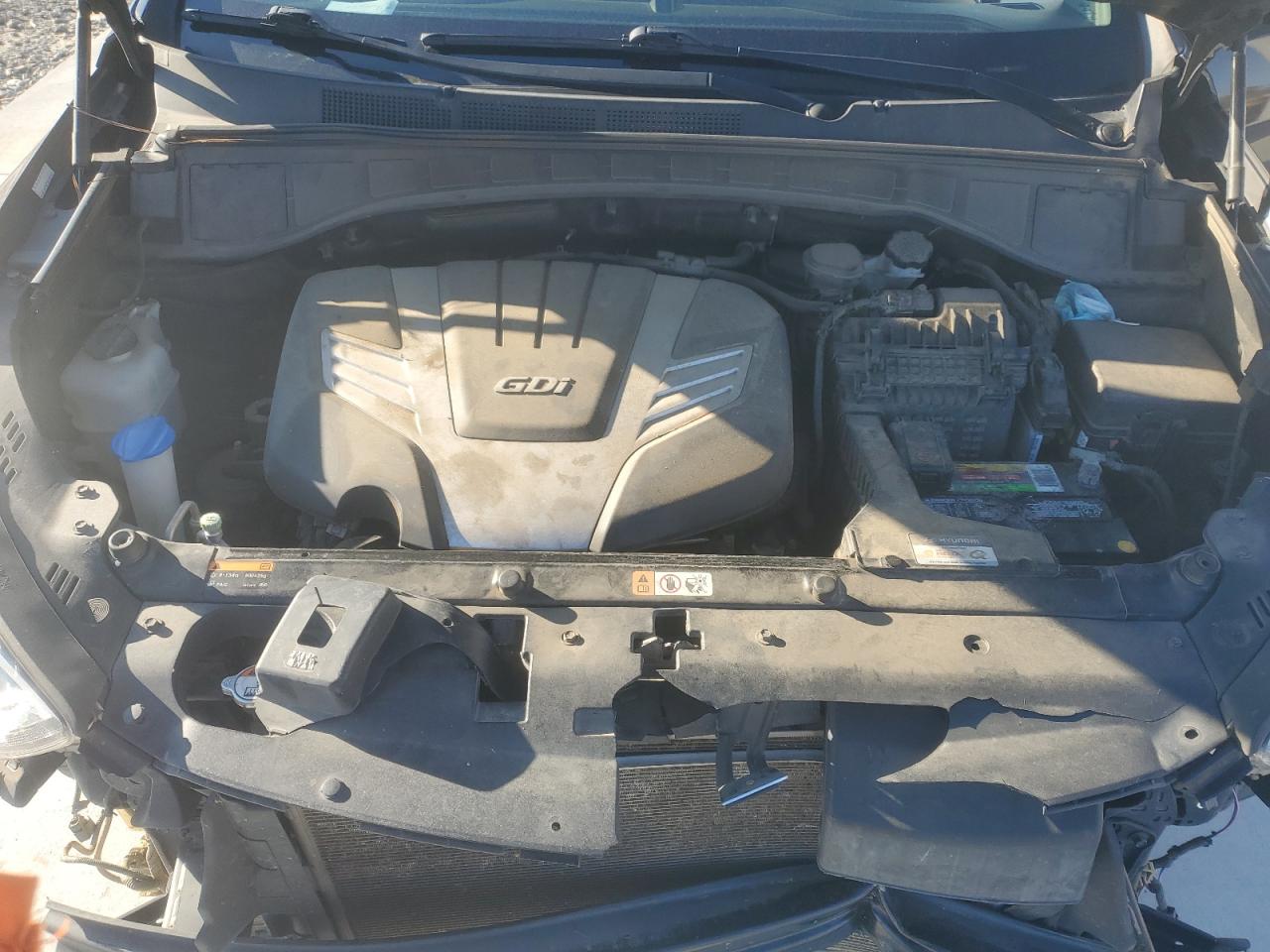 2017 Hyundai Santa Fe - Image 12