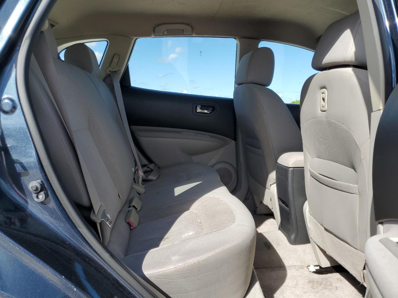 2015 Nissan Rogue - Image 11