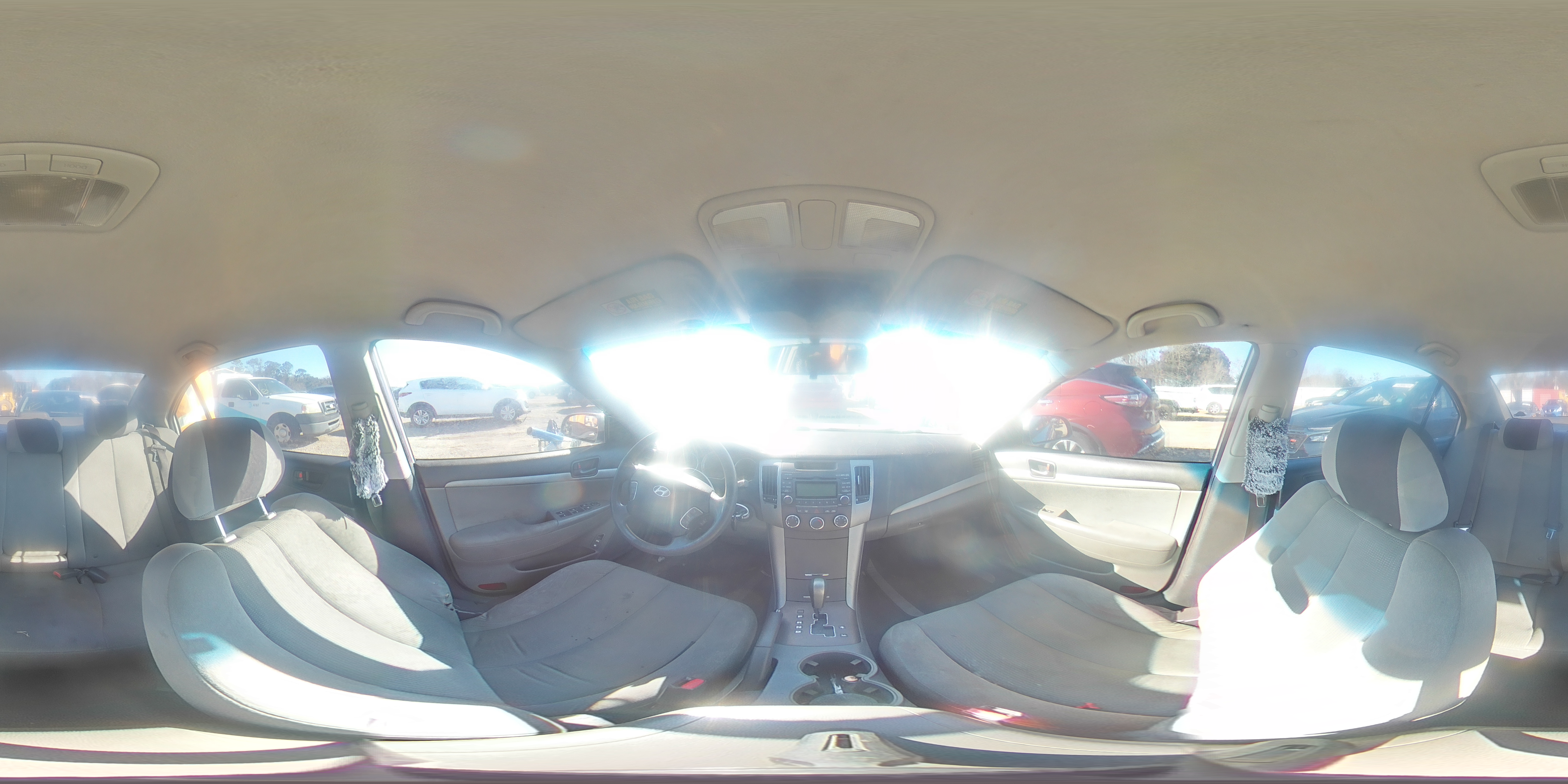 2010 Hyundai Sonata - Image 13