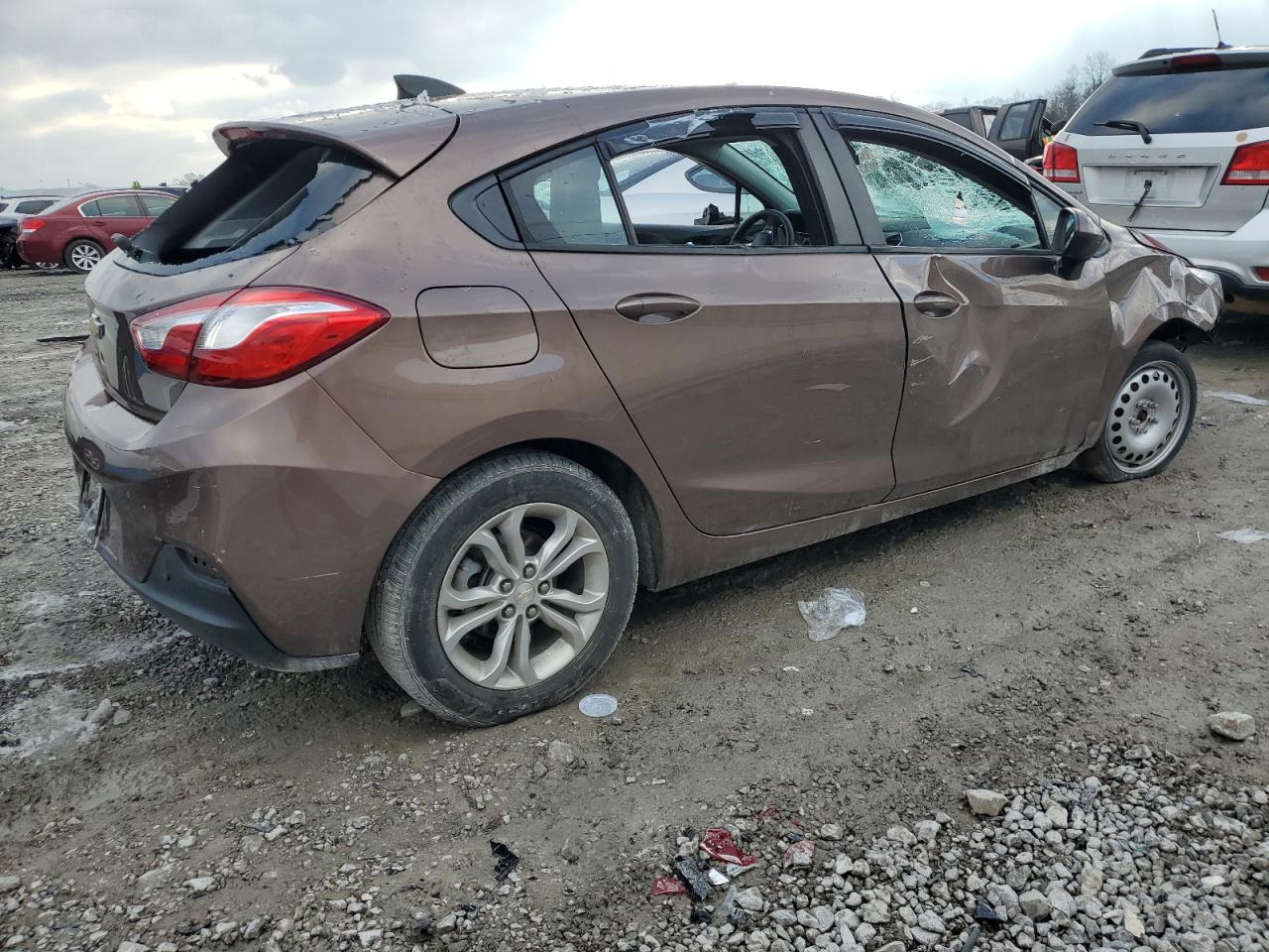 2019 Chevrolet Cruze - Image 3