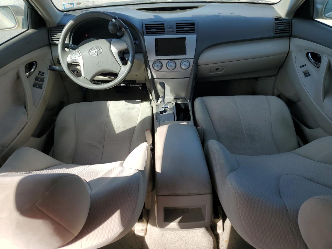 2010 Toyota Camry - Image 8