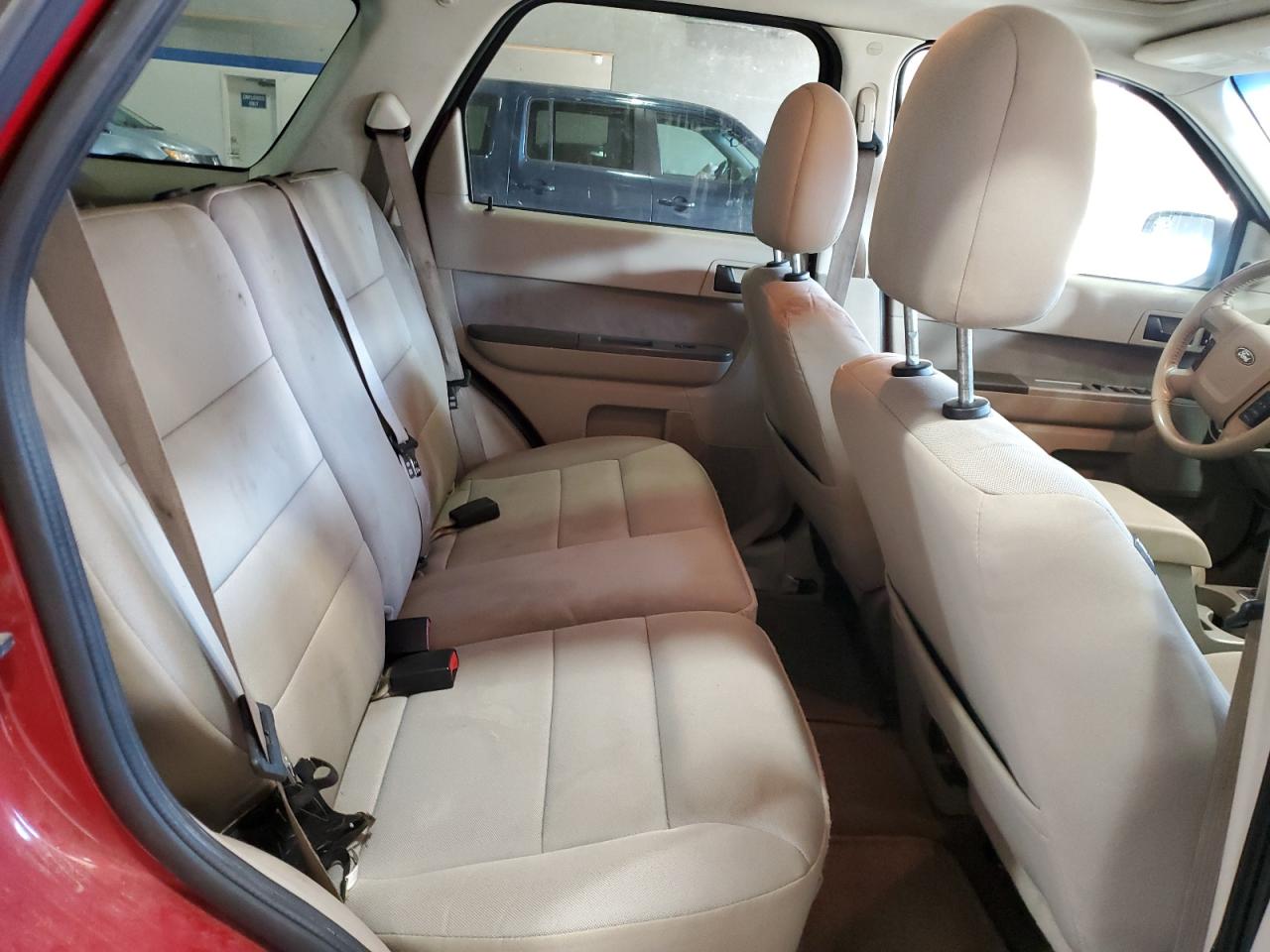 2011 Ford Escape - Image 11