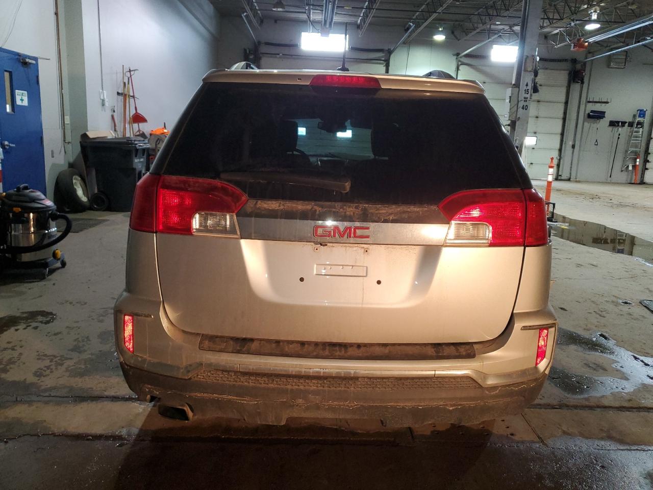 2017 GMC Terrain - Image 6