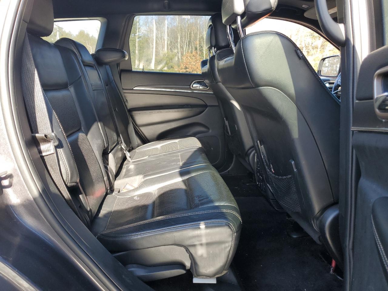 2017 Jeep Grand Cherokee - Image 11