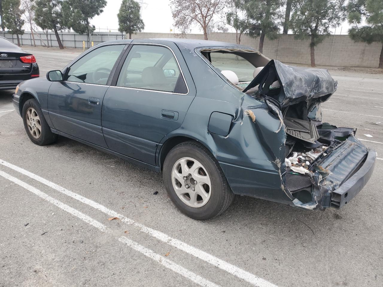 1997 Toyota Camry - Image 2