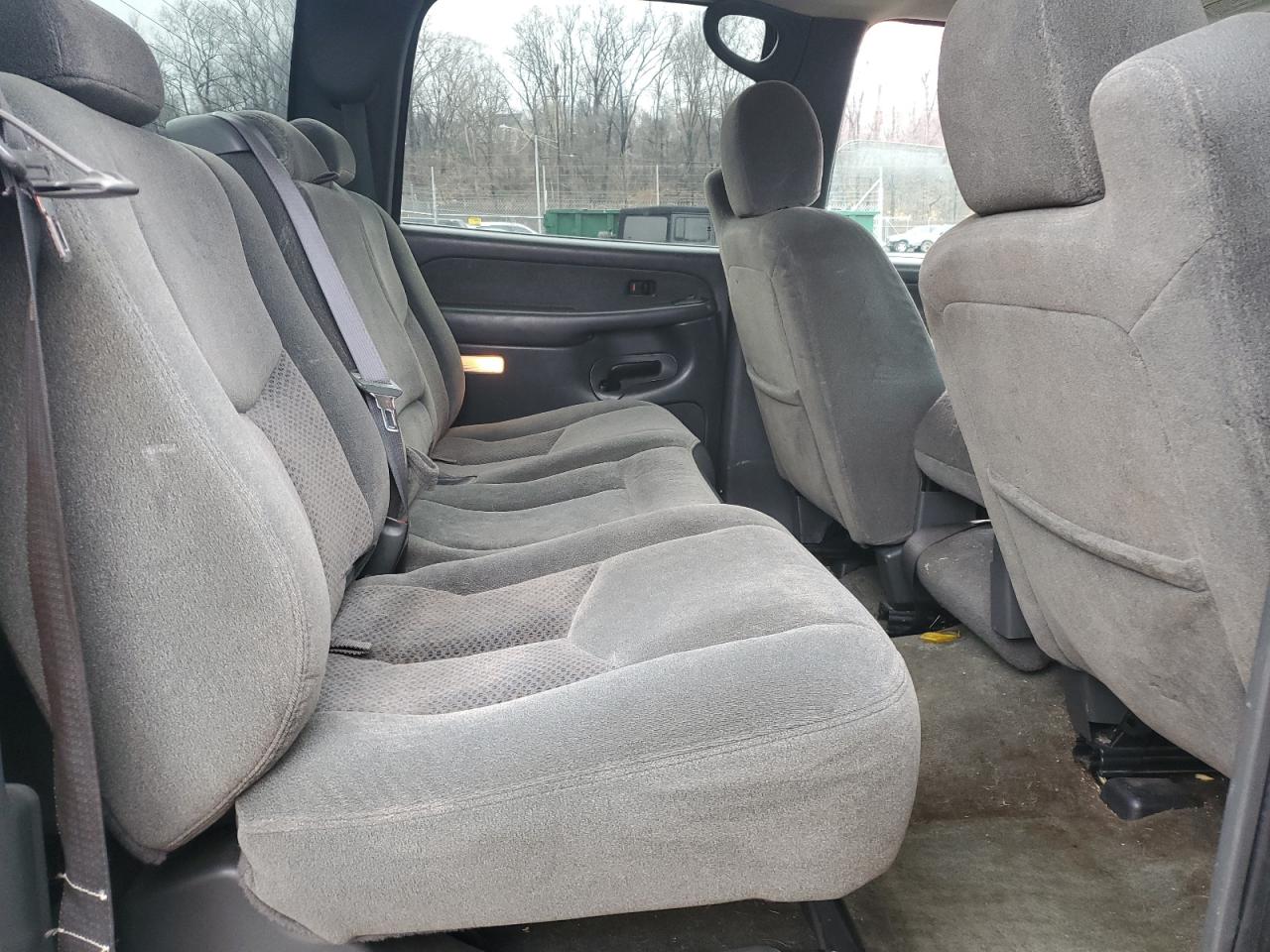 2003 Chevrolet Silverado - Image 11