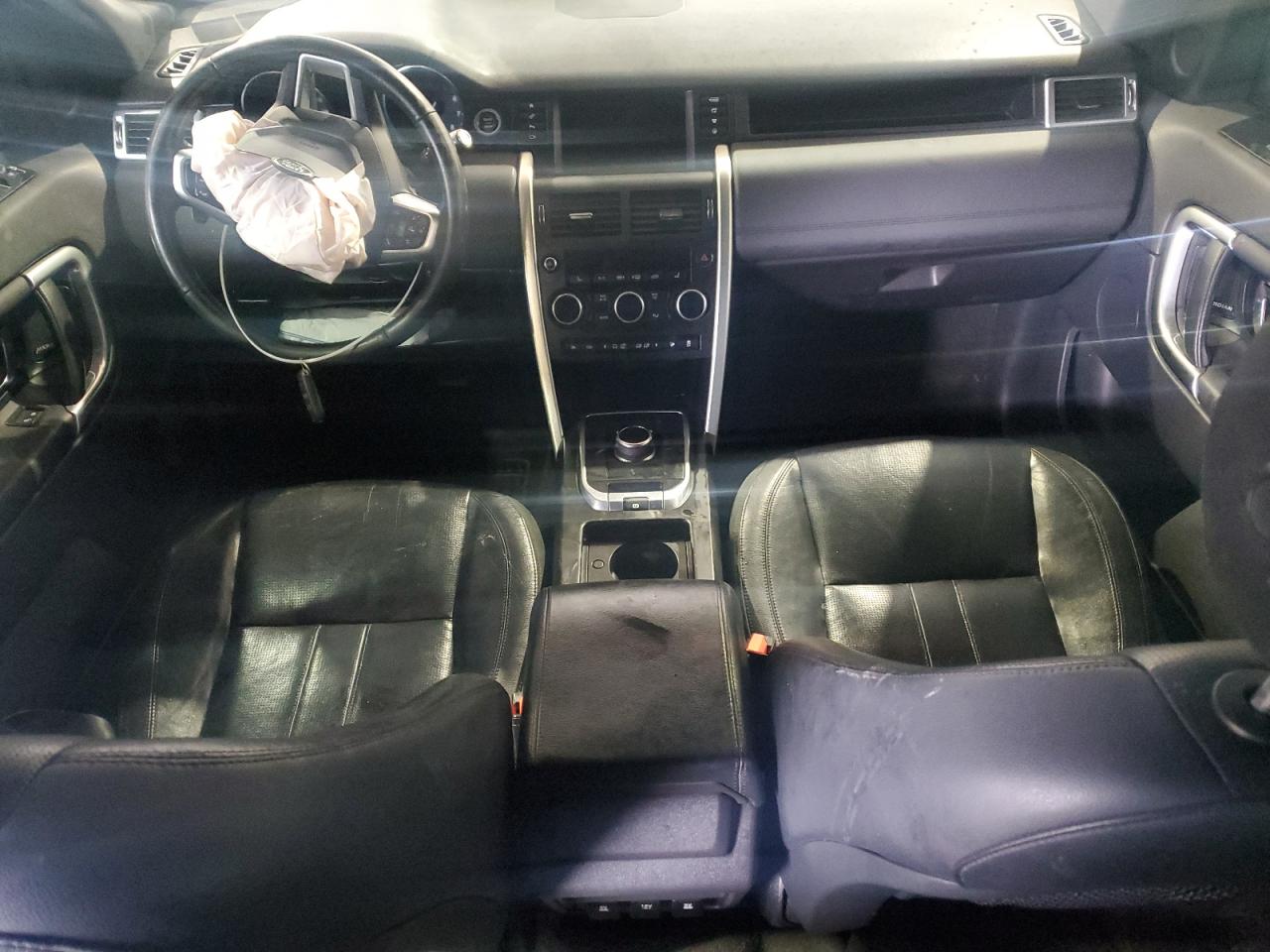 2017 Land Rover Discovery - Image 8