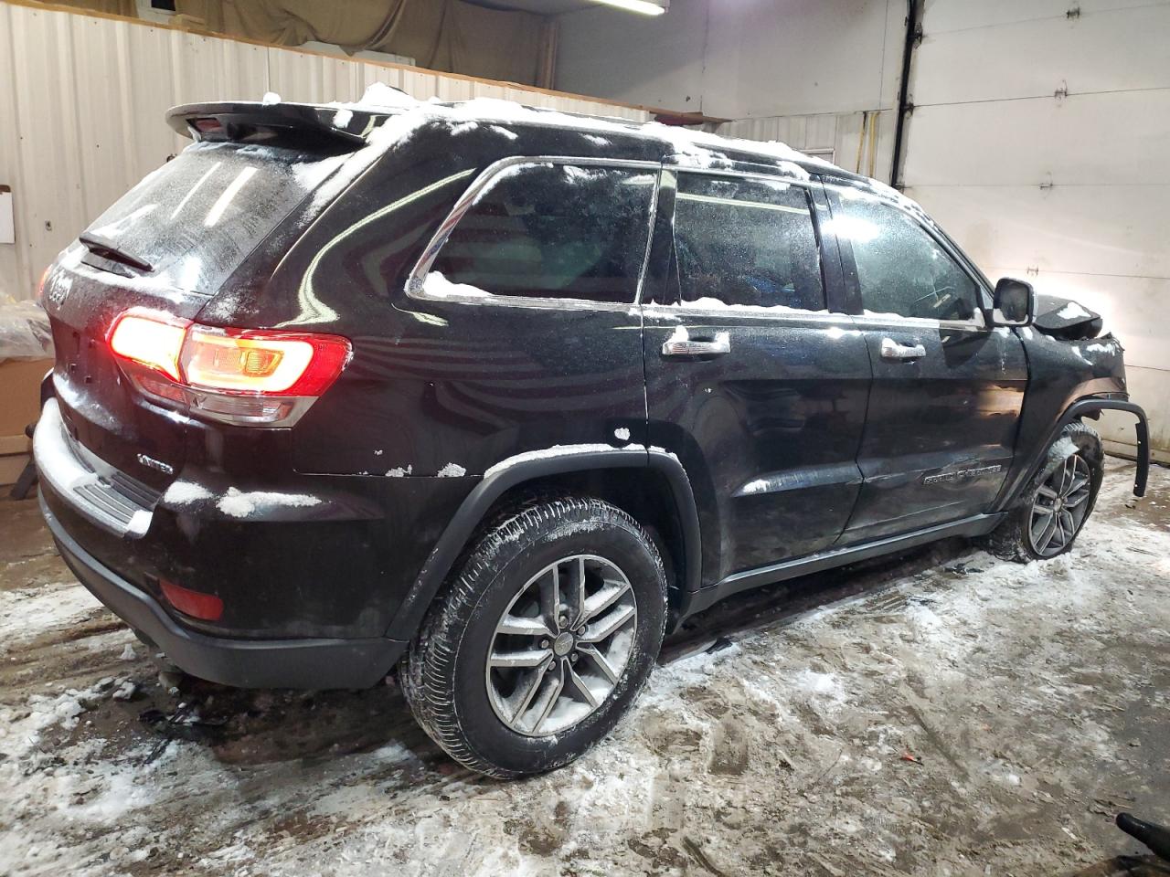 2018 Jeep Grand Cherokee - Image 3