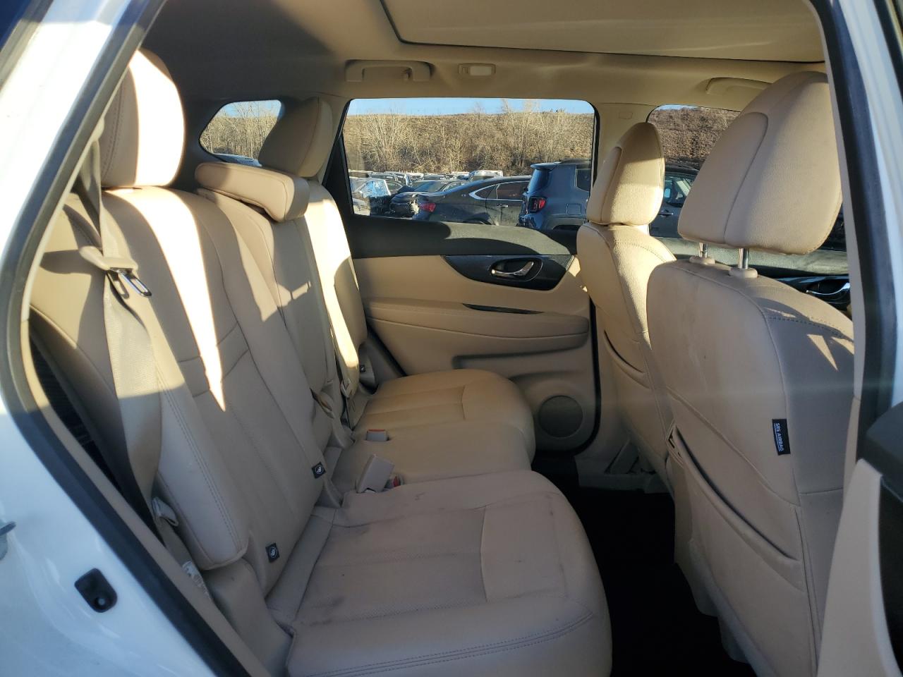 2016 Nissan Rogue - Image 11