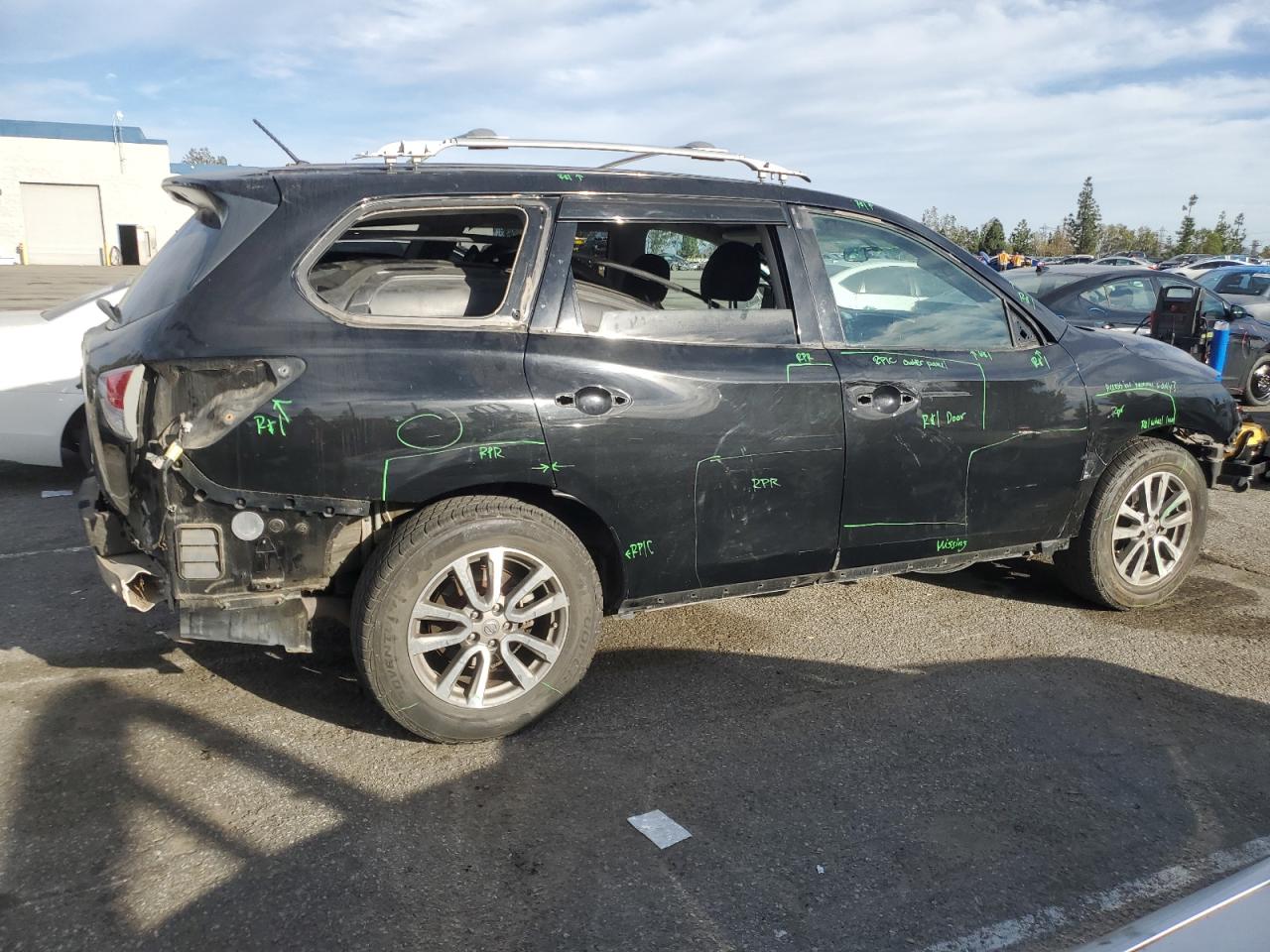 2015 Nissan Pathfinder - Image 4