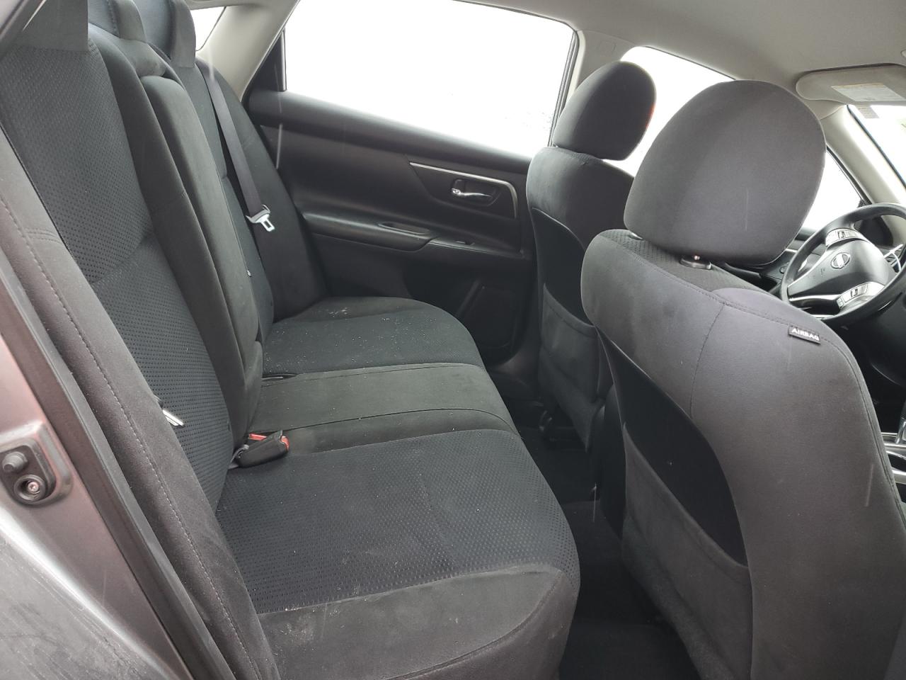 2015 Nissan Altima - Image 10