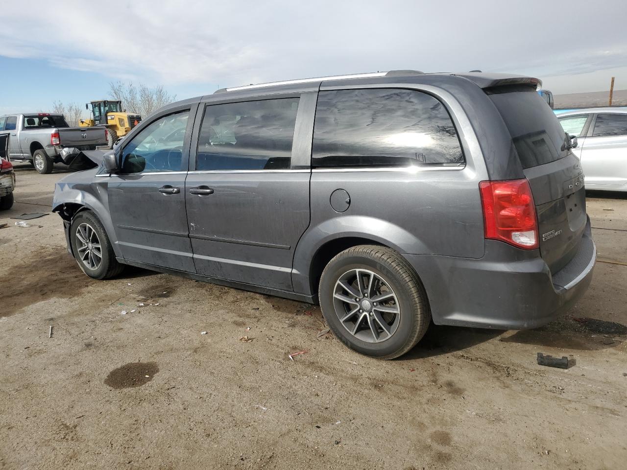 2017 Dodge Caravan - Image 2