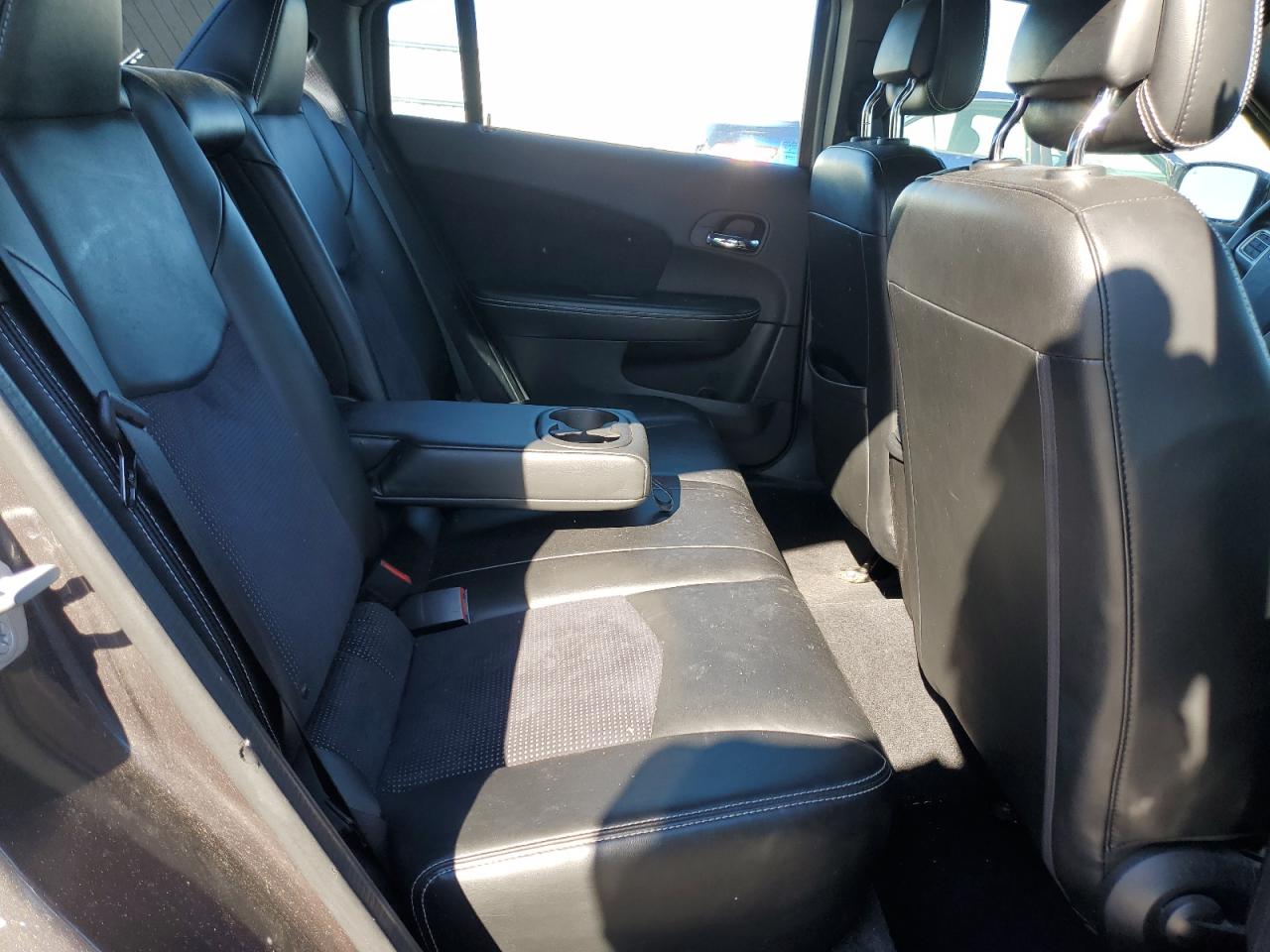2014 Chrysler 200 - Image 10