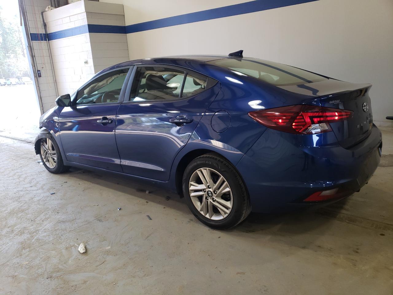 2020 Hyundai Elantra - Image 2