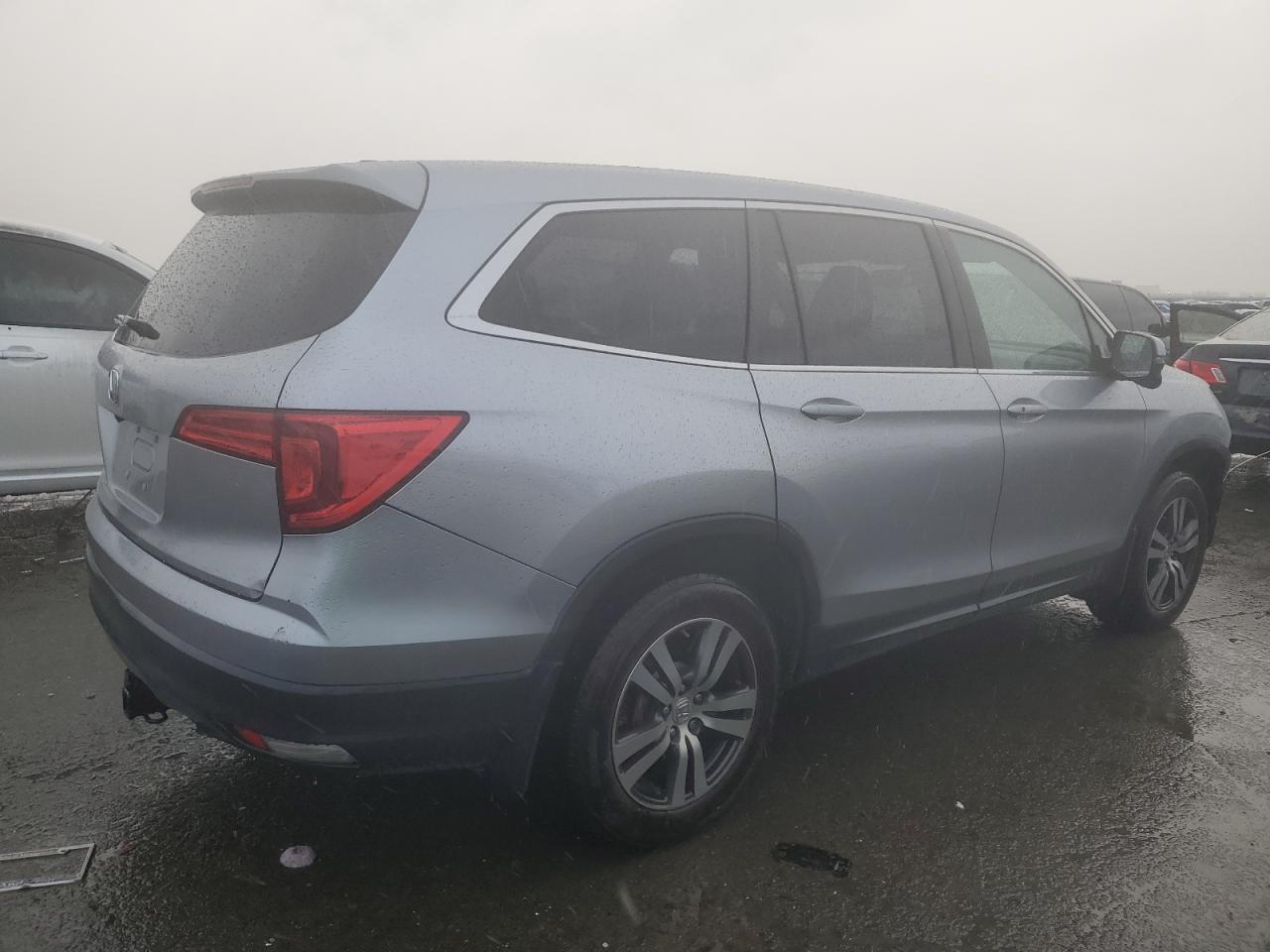 2017 Honda Pilot - Image 3