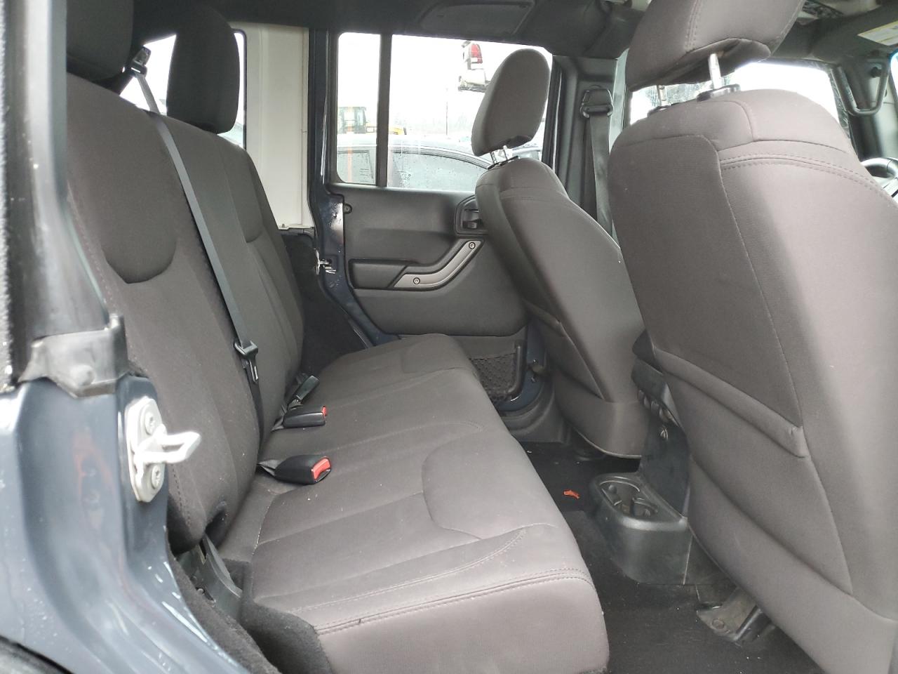 2016 Jeep Wrangler - Image 10