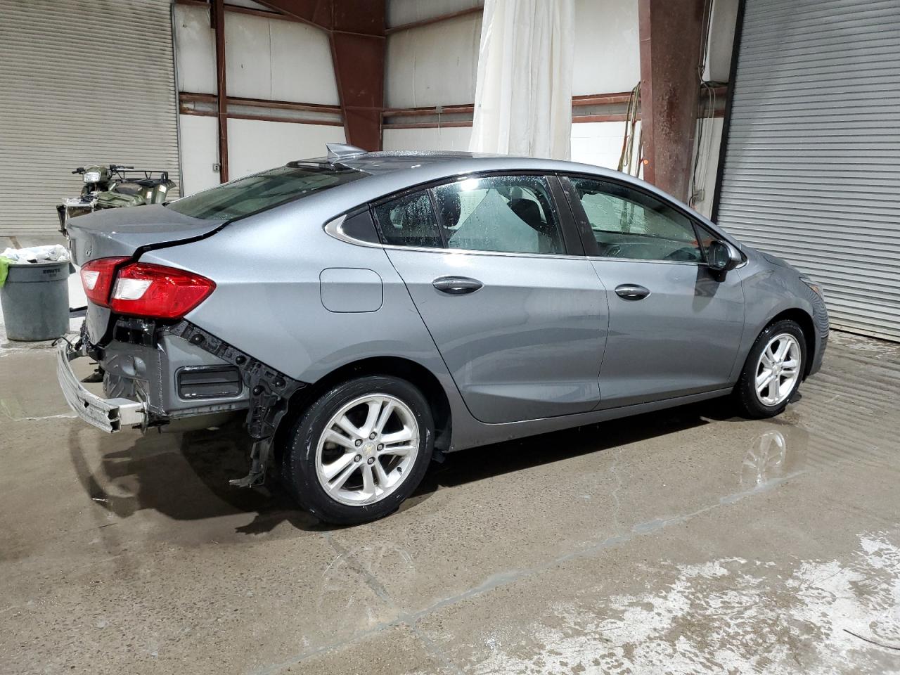 2018 Chevrolet Cruze - Image 3