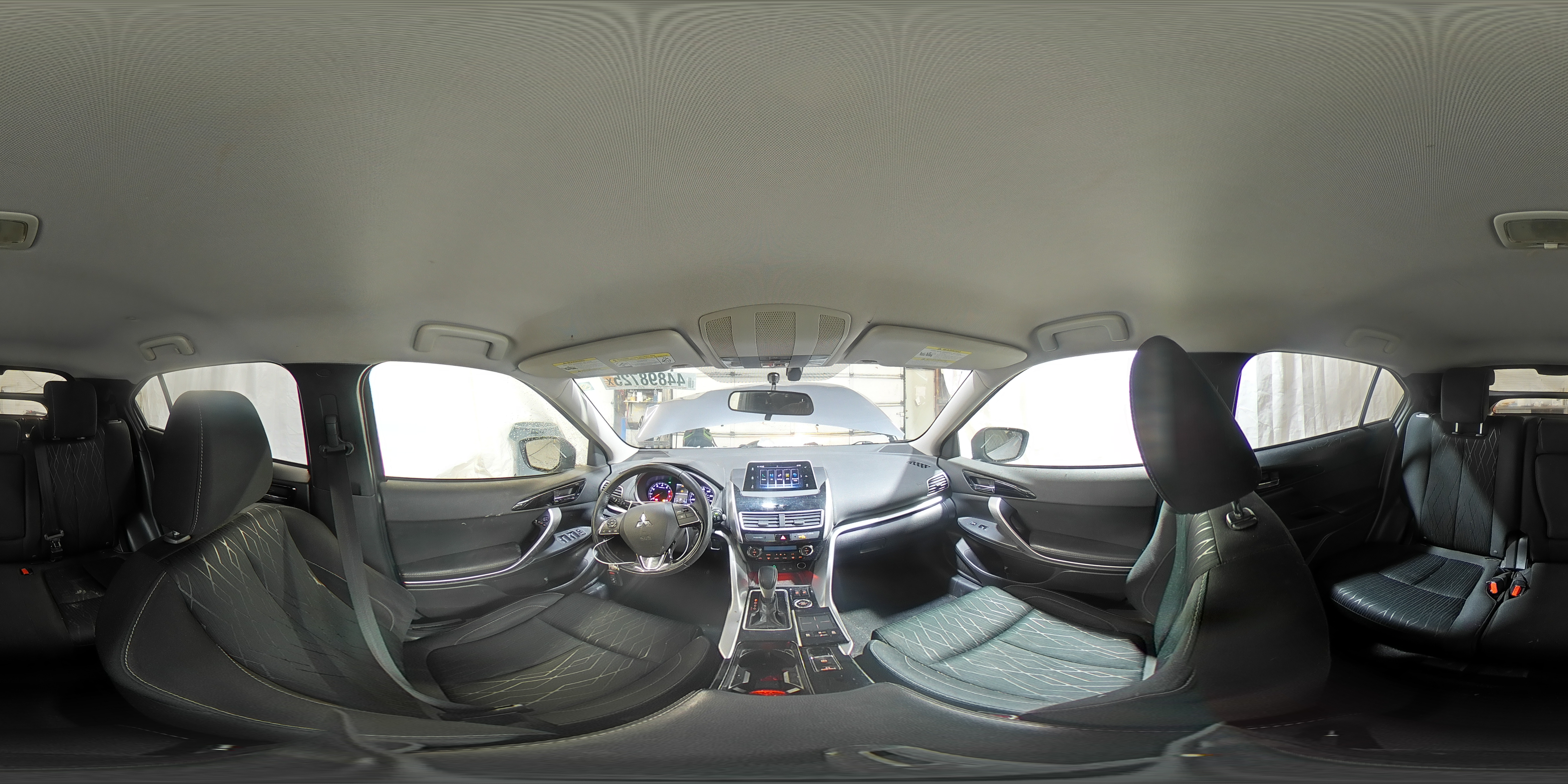 2019 Mitsubishi Eclipse - Image 16