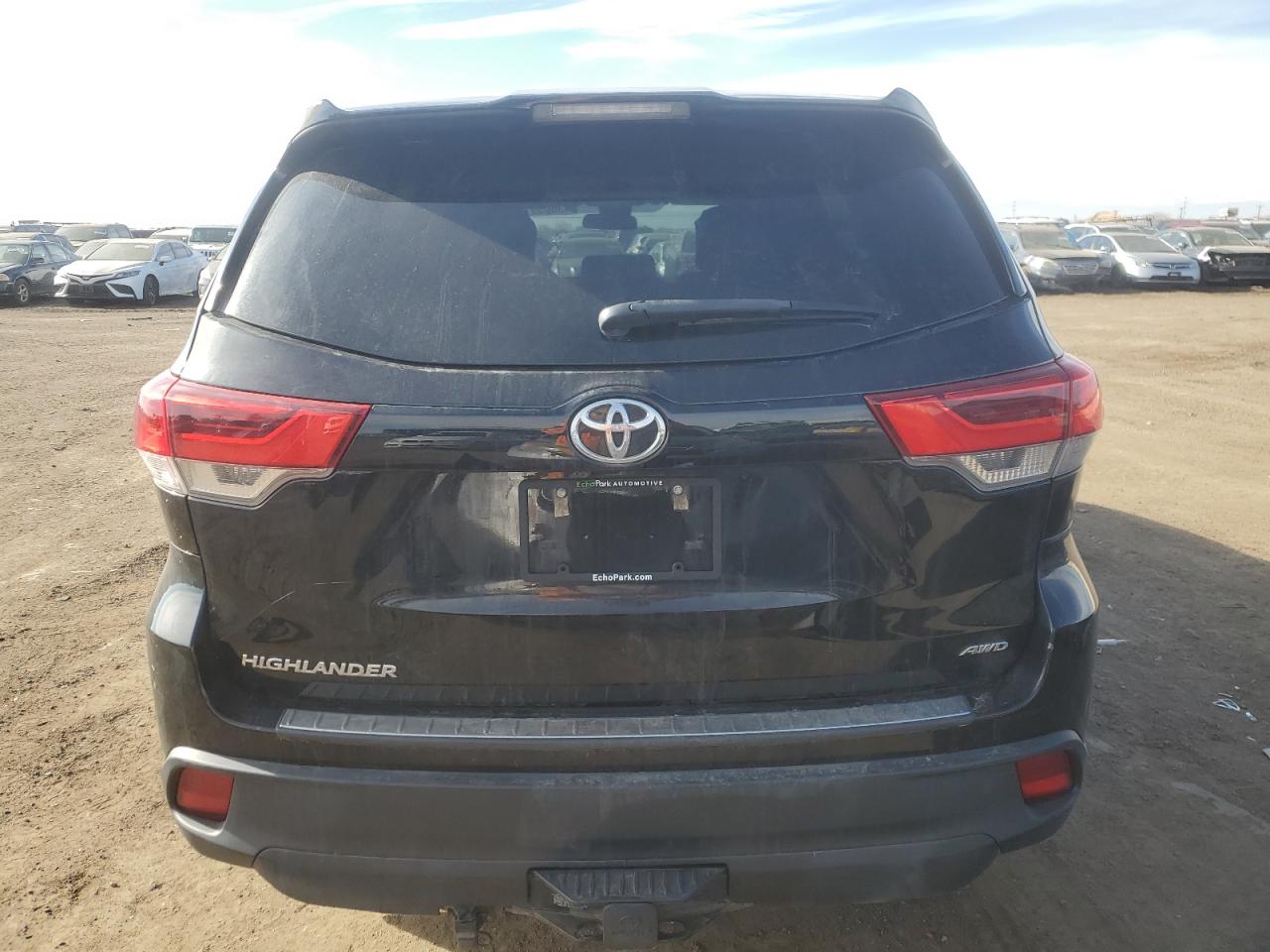 2017 Toyota Highlander - Image 6