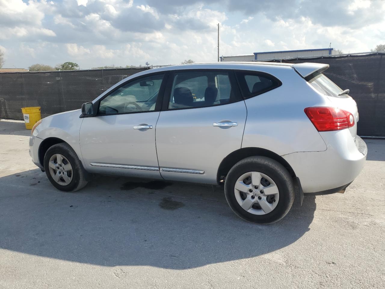 2013 Nissan Rogue - Image 2