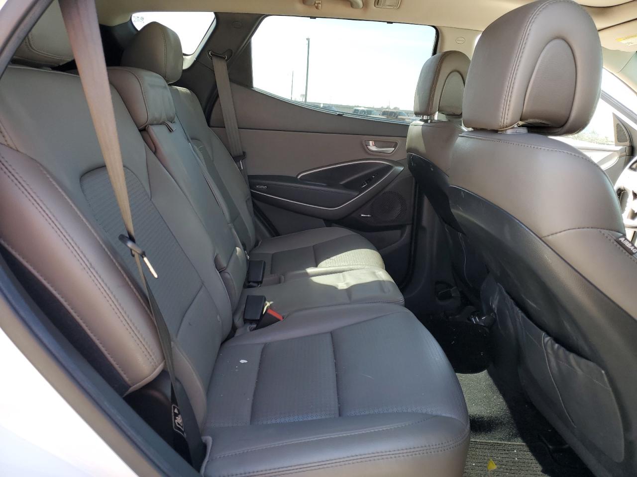 2014 Hyundai Santa Fe - Image 11