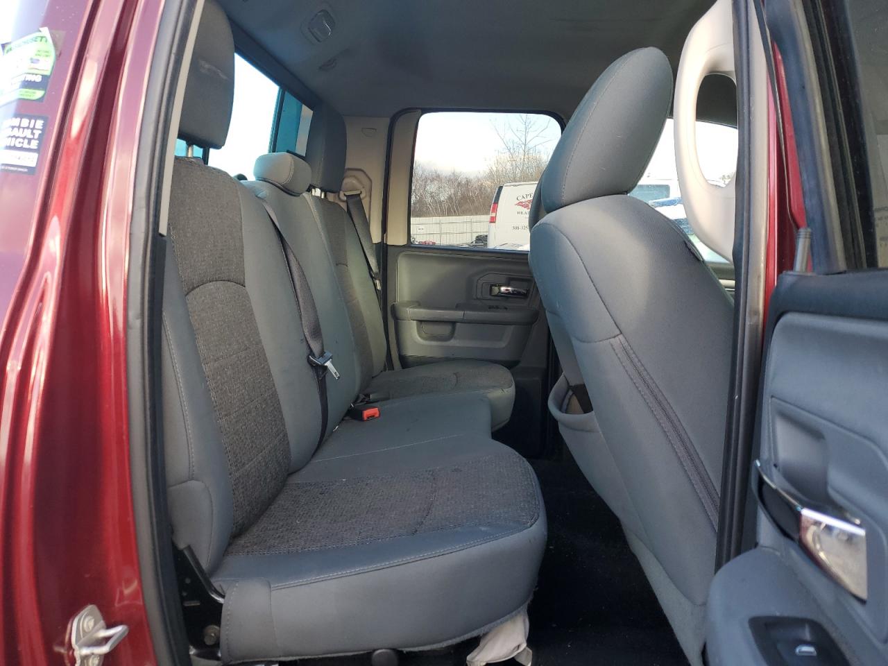 2016 RAM 1500 - Image 10
