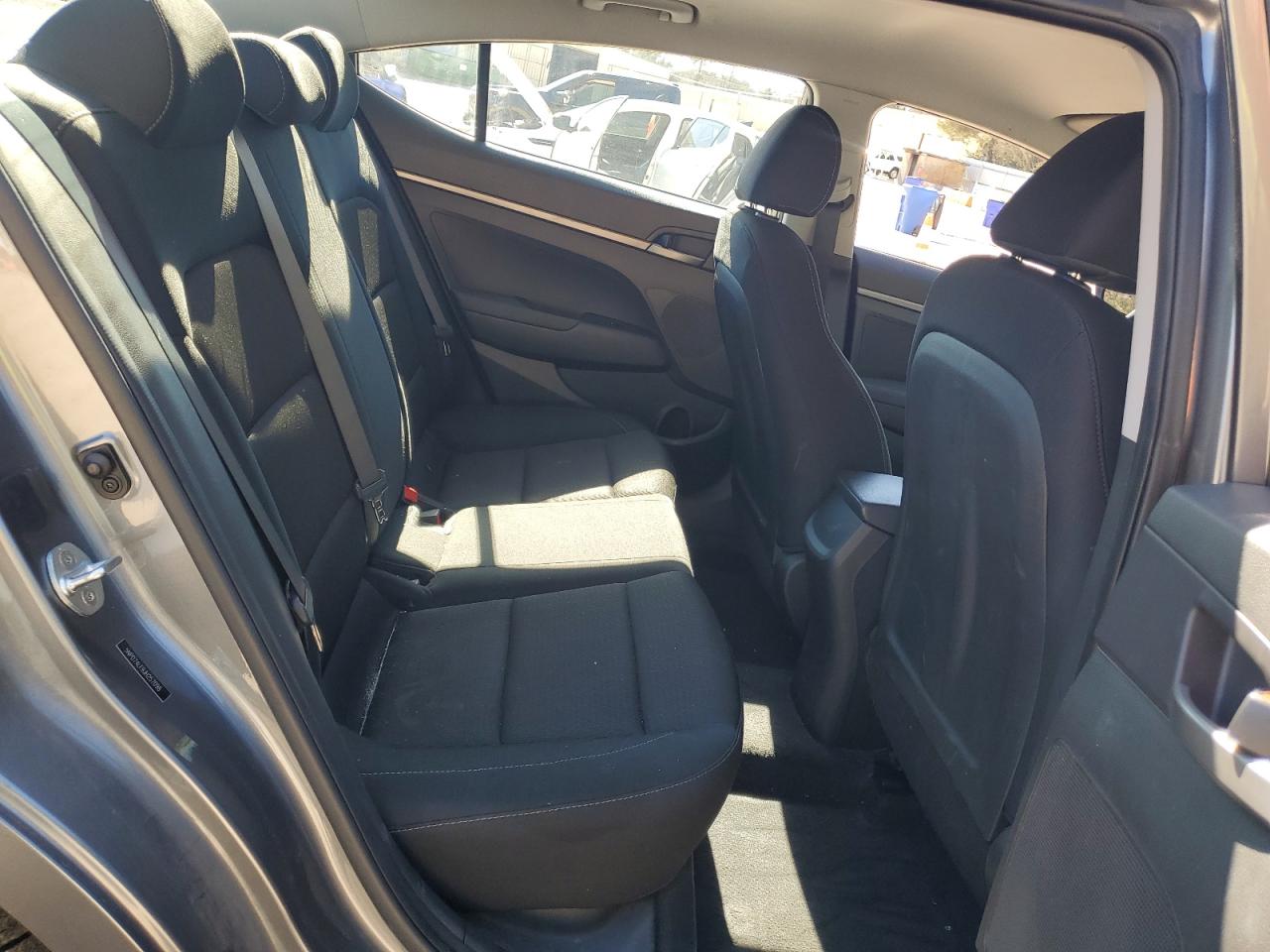 2018 Hyundai Elantra - Image 10
