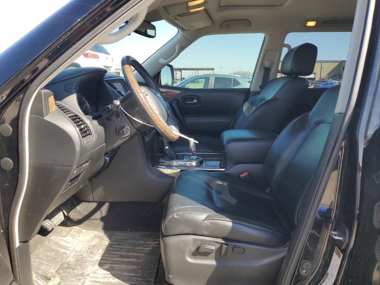 2017 Infiniti QX80 - Image 7