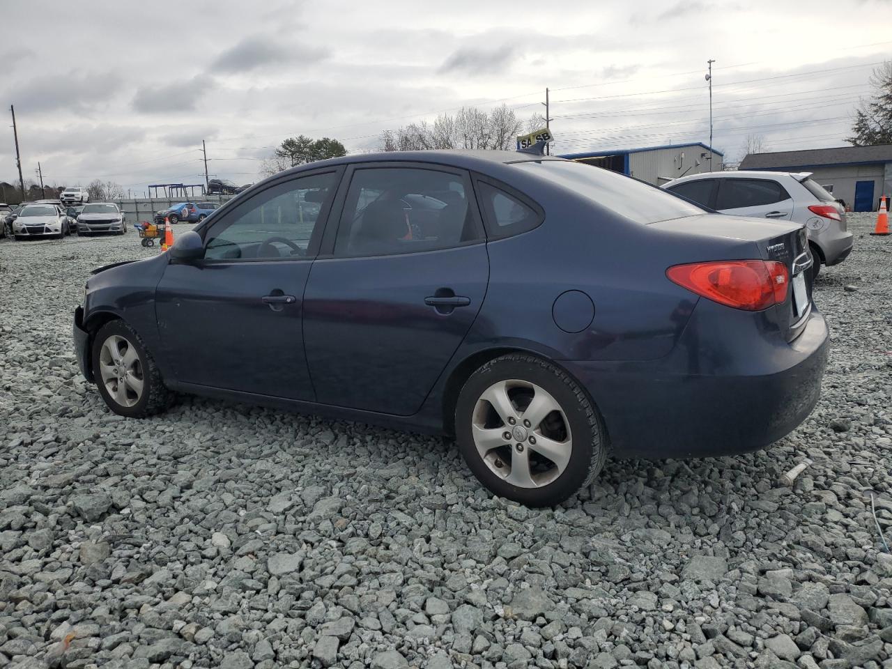 2010 Hyundai Elantra - Image 2