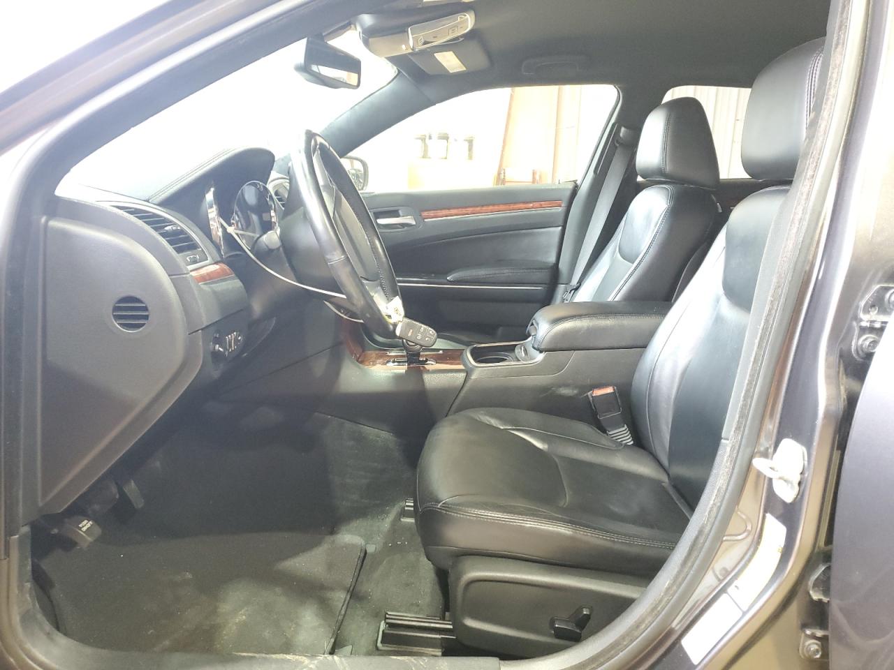 2013 Chrysler 300 - Image 7