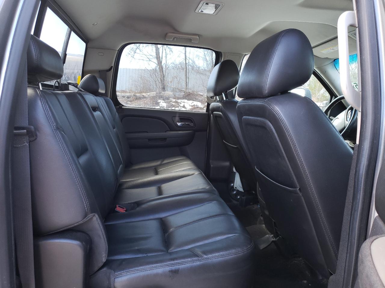 2013 Chevrolet Silverado - Image 11