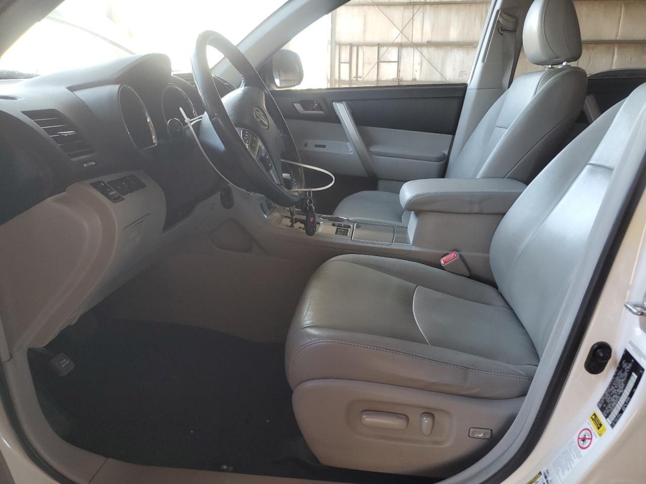 2011 Toyota Highlander - Image 7