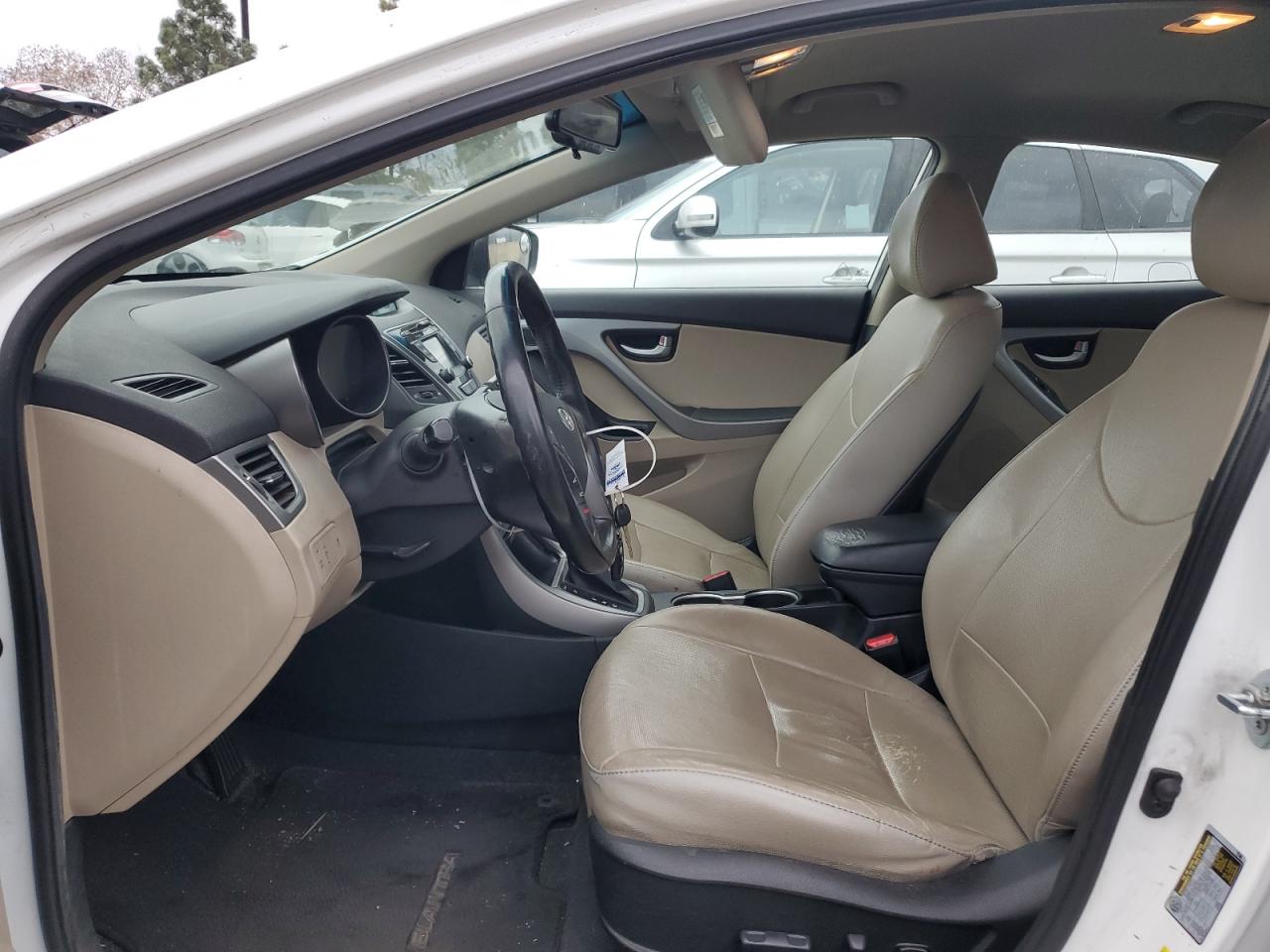 2014 Hyundai Elantra - Image 7