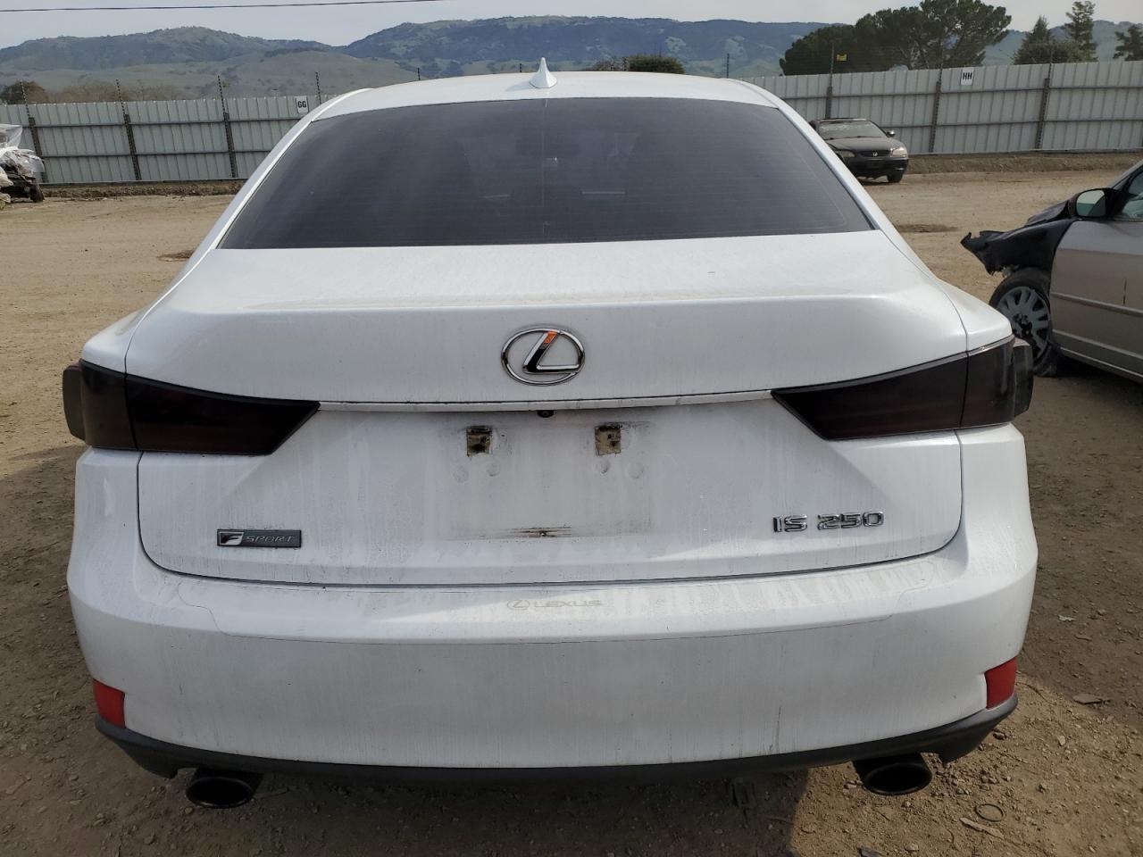 2015 Lexus IS - Image 6
